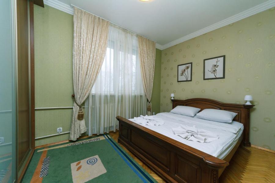 Three-Room Apartments At The Polytechnic Institute Kiev Ngoại thất bức ảnh